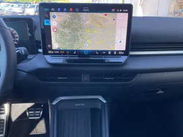 VW T-Roc R-Line 1.5 l eTSI Matrix HuD 360 Kamera SH