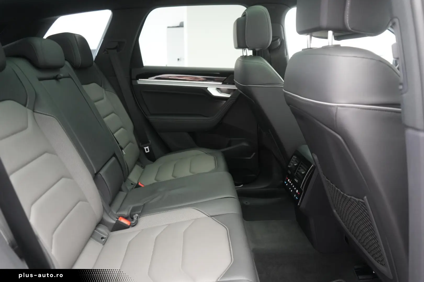VW Touareg 3.0 V6 TDI 4Motion R-Line Leder ACC Kame