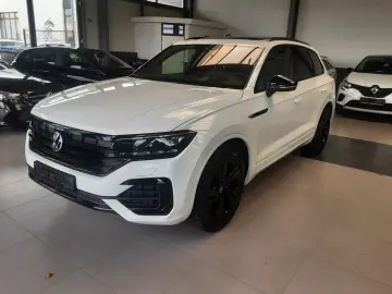 VW Touareg 3.0 V6TDI 4M R-Line PanoDach 360G AHK