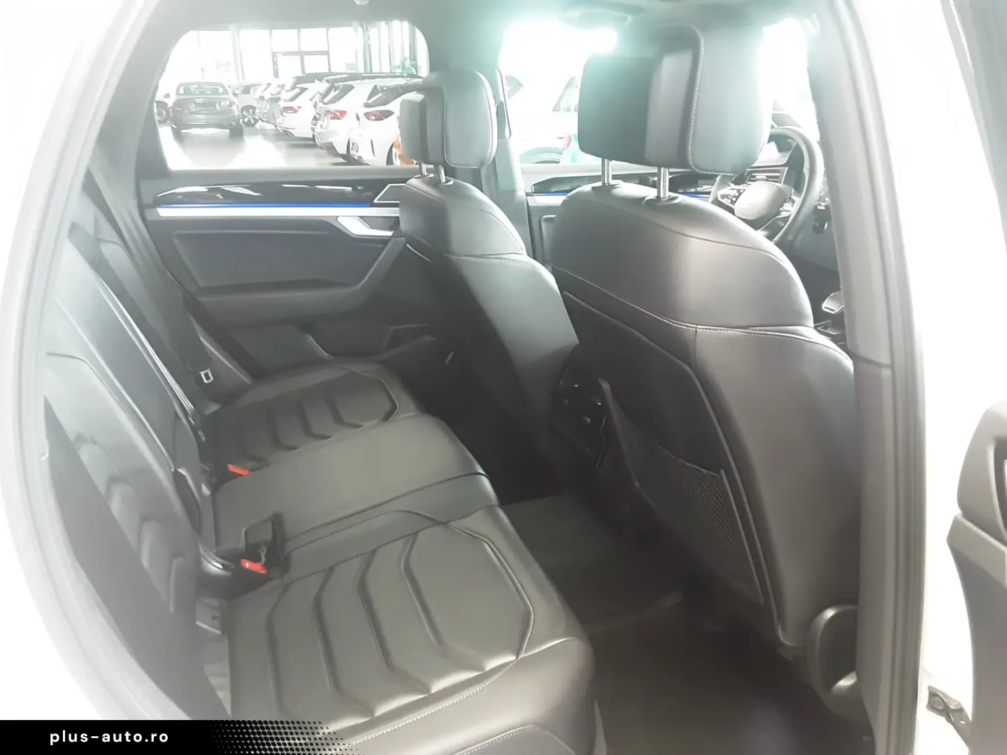 VW Touareg 3.0 V6TDI 4M R-Line PanoDach 360G AHK