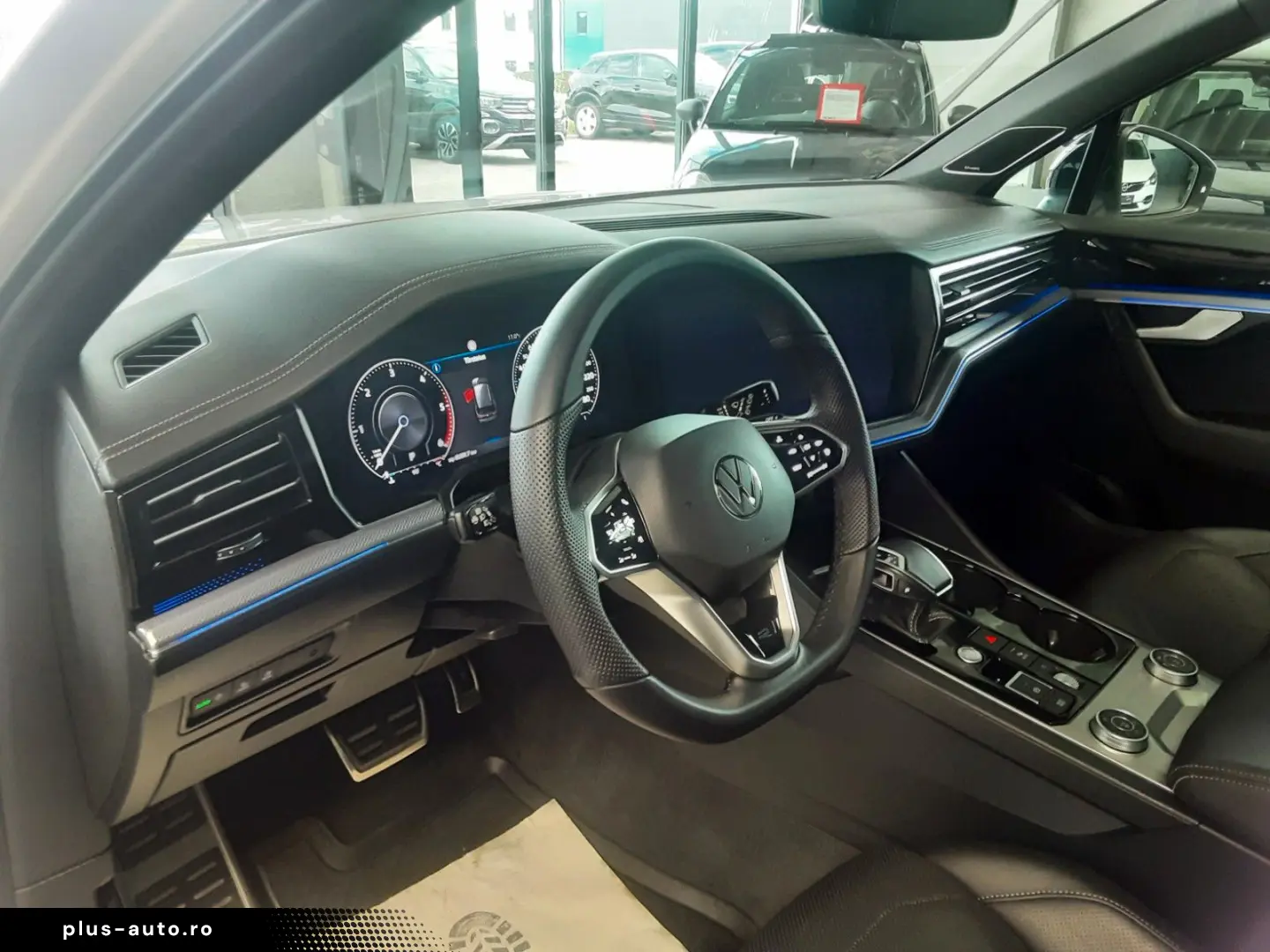 VW Touareg 3.0 V6TDI 4M R-Line PanoDach 360G AHK