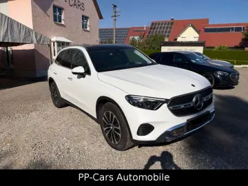 MERCEDES-BENZ GLC 220 d 4M AVA Adv  Pano Sthzg HuD A…