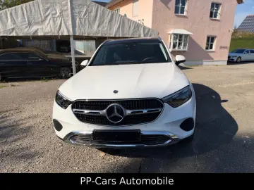 MERCEDES-BENZ GLC 220 d 4M AVA Adv  Pano Sthzg HuD A…