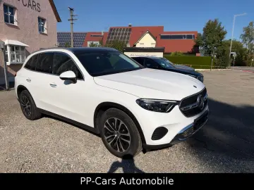 MERCEDES-BENZ GLC 220 d 4M AVA Adv  Pano Sthzg HuD A…