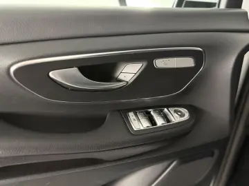 MERCEDES-BENZ V 250 d EDITION 4M lang Leder Standhun…