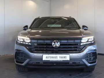 VW Touareg R-Line 3.0 TDI 4M LUFT STDHZG PANO 22