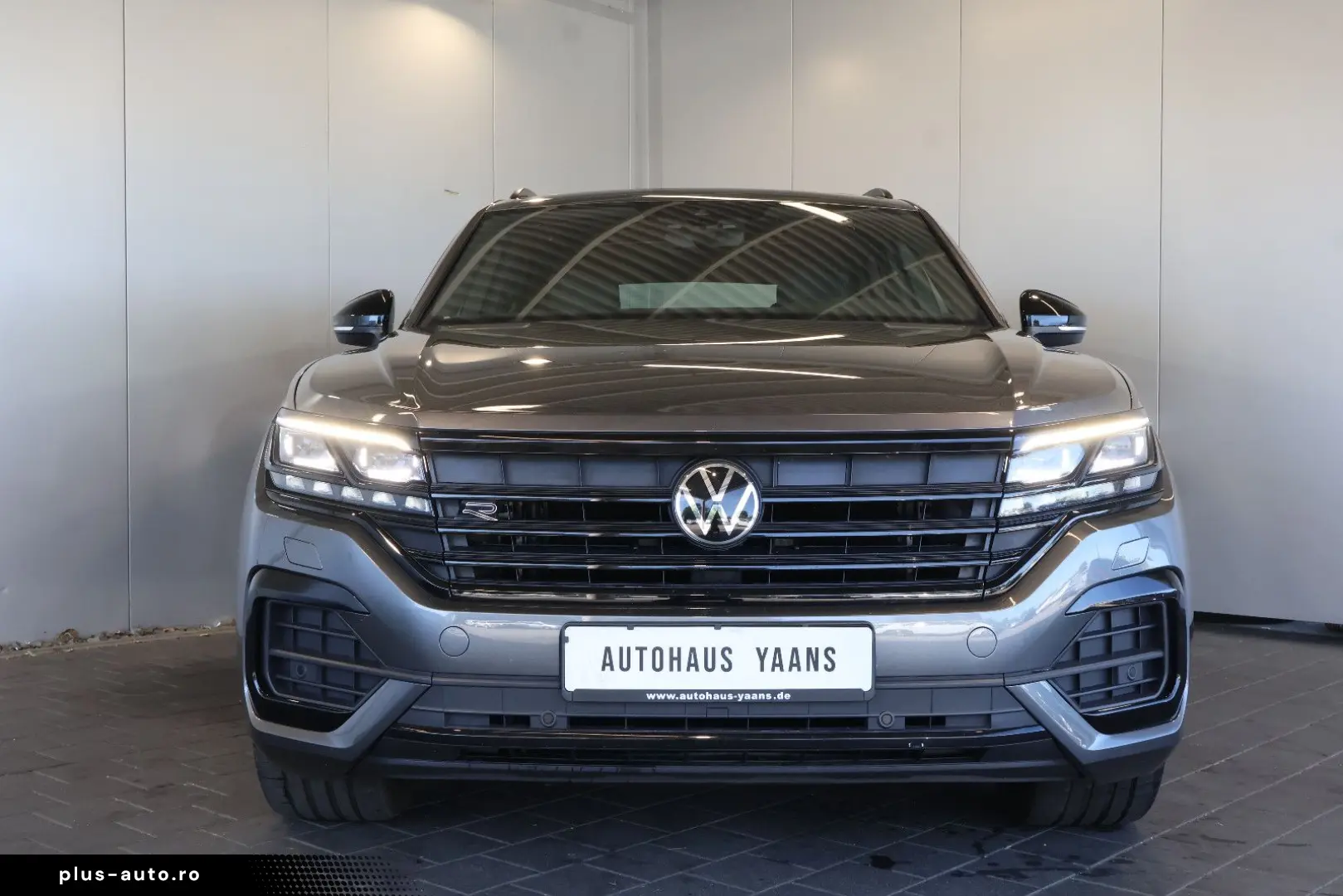 VW Touareg R-Line 3.0 TDI 4M LUFT STDHZG PANO 22
