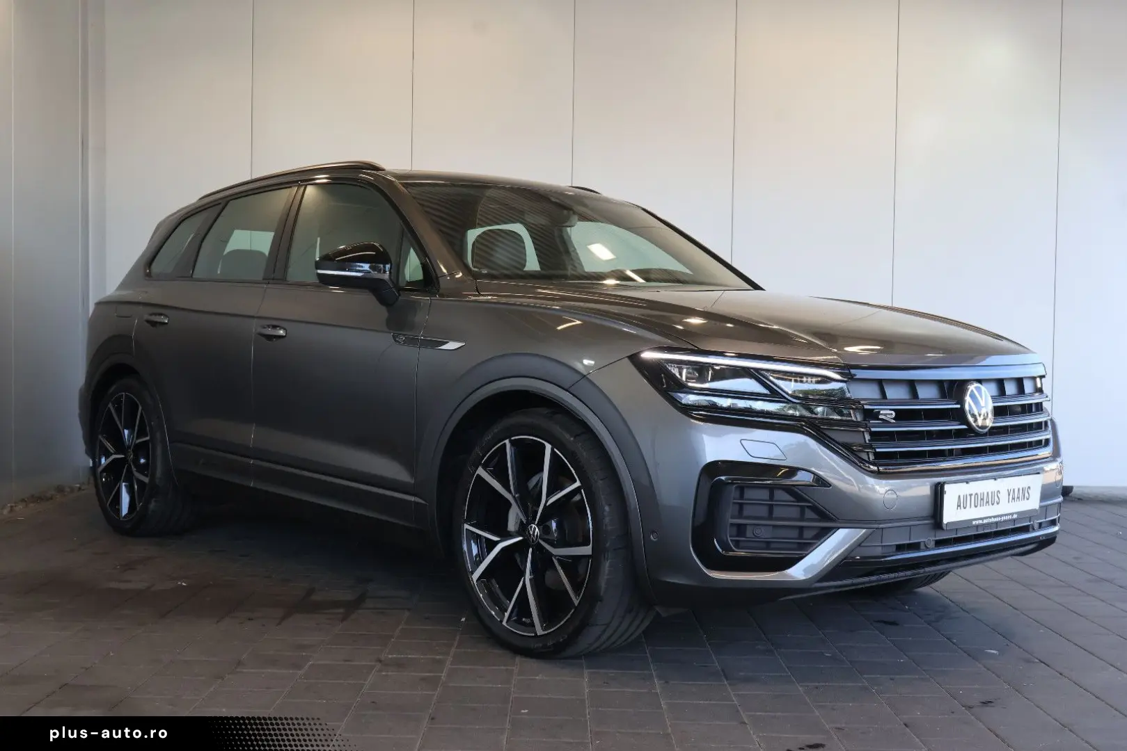 VW Touareg R-Line 3.0 TDI 4M LUFT STDHZG PANO 22