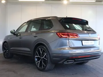 VW Touareg R-Line 3.0 TDI 4M LUFT STDHZG PANO 22