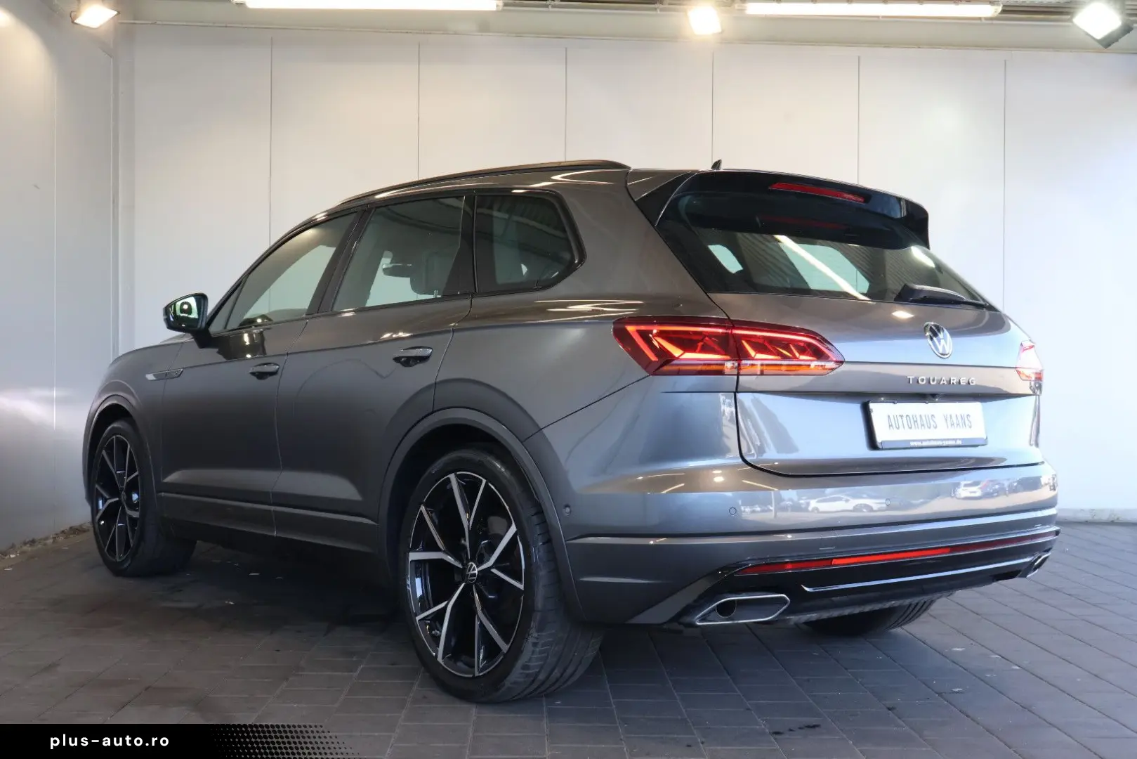 VW Touareg R-Line 3.0 TDI 4M LUFT STDHZG PANO 22