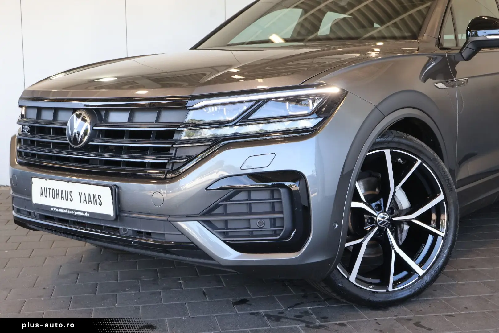 VW Touareg R-Line 3.0 TDI 4M LUFT STDHZG PANO 22