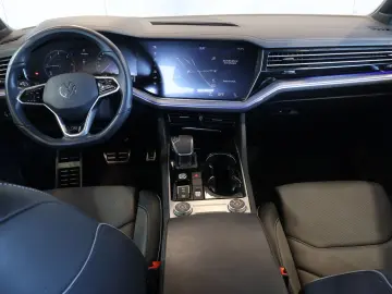 VW Touareg R-Line 3.0 TDI 4M LUFT STDHZG PANO 22