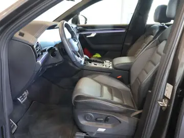 VW Touareg R-Line 3.0 TDI 4M LUFT STDHZG PANO 22