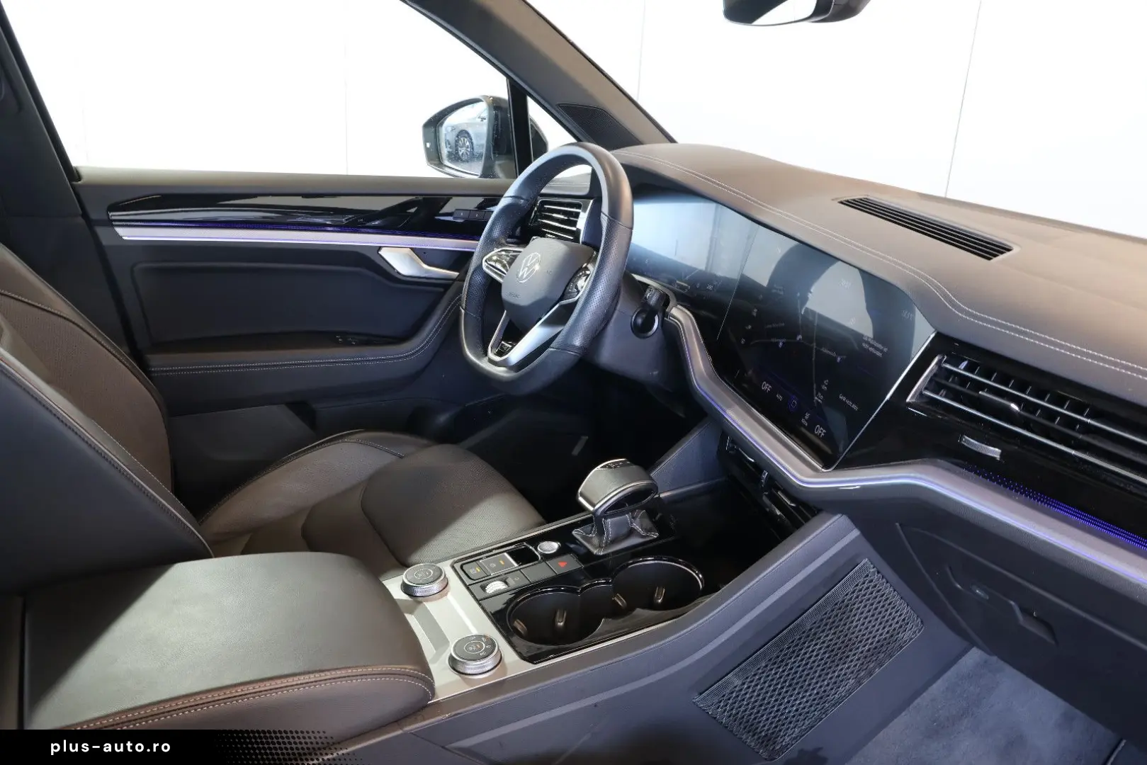 VW Touareg R-Line 3.0 TDI 4M LUFT STDHZG PANO 22