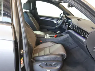 VW Touareg R-Line 3.0 TDI 4M LUFT STDHZG PANO 22