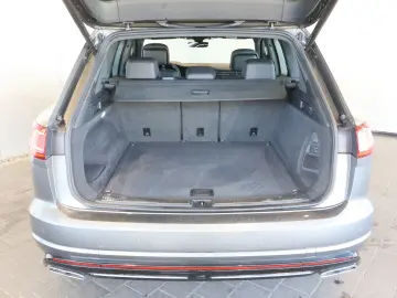 VW Touareg R-Line 3.0 TDI 4M LUFT STDHZG PANO 22