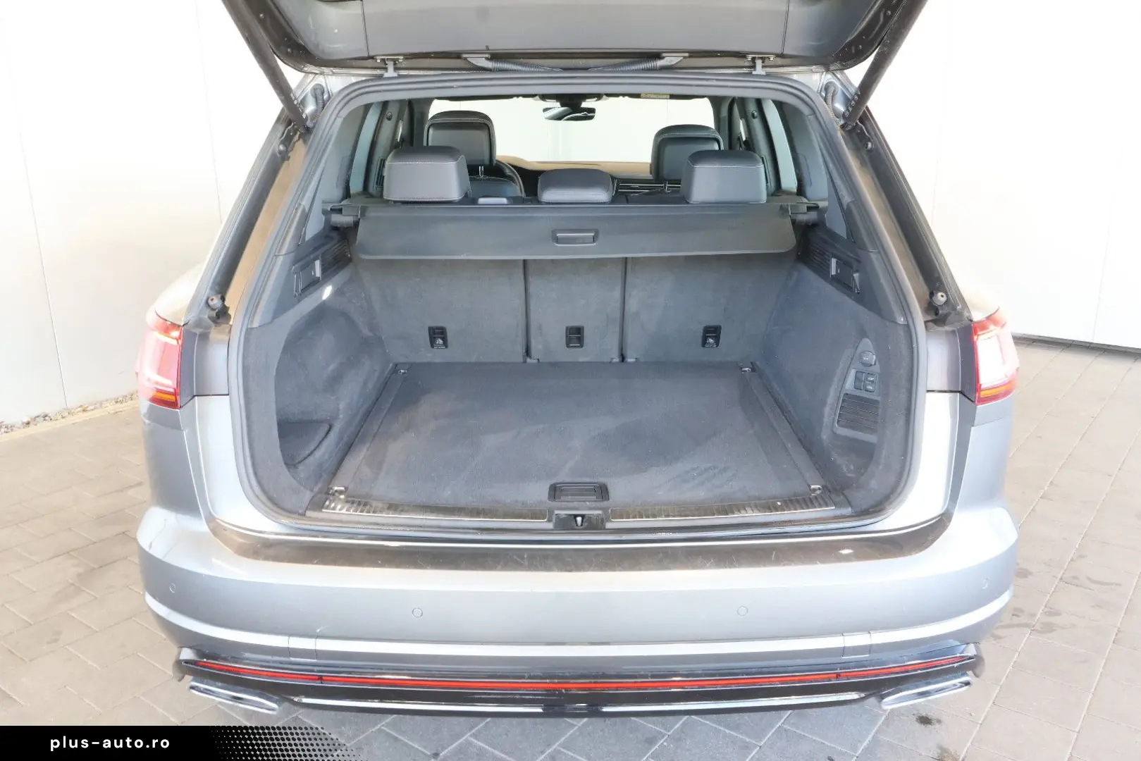 VW Touareg R-Line 3.0 TDI 4M LUFT STDHZG PANO 22