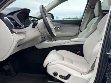 VOLVO XC 90 Plus Dark Recharge Plug-In Hybrid AWD
