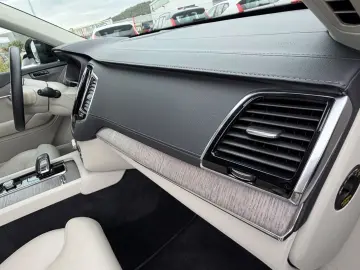 VOLVO XC 90 Plus Dark Recharge Plug-In Hybrid AWD