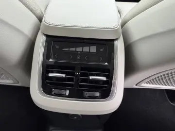 VOLVO XC 90 Plus Dark Recharge Plug-In Hybrid AWD