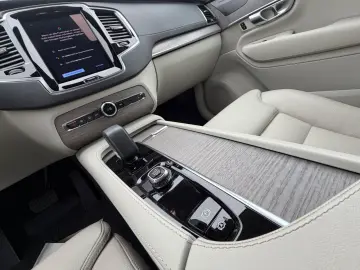 VOLVO XC 90 Plus Dark Recharge Plug-In Hybrid AWD