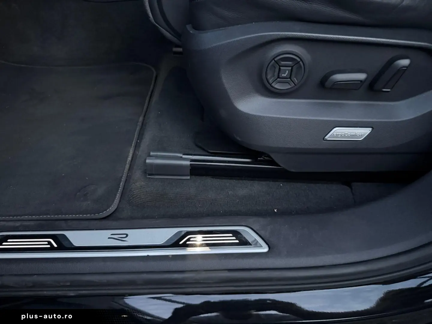 VW Touareg 3.0 V6 TDI 4Motion  Aut.R-Line Pano AHK