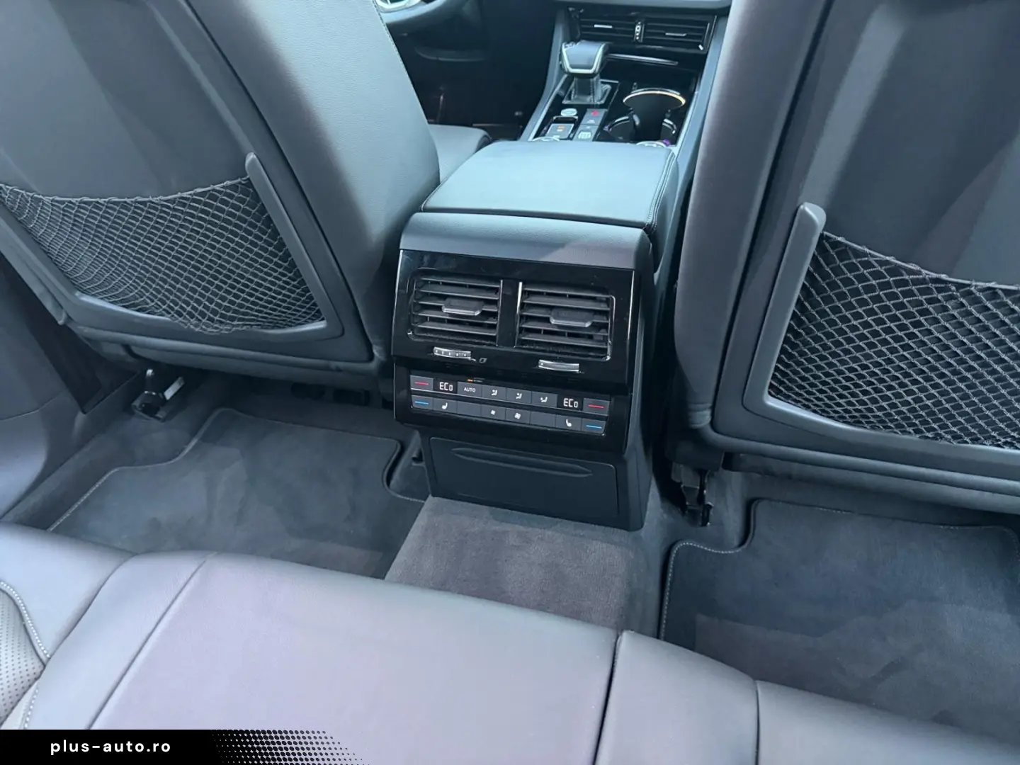 VW Touareg 3.0 V6 TDI 4Motion  Aut.R-Line Pano AHK