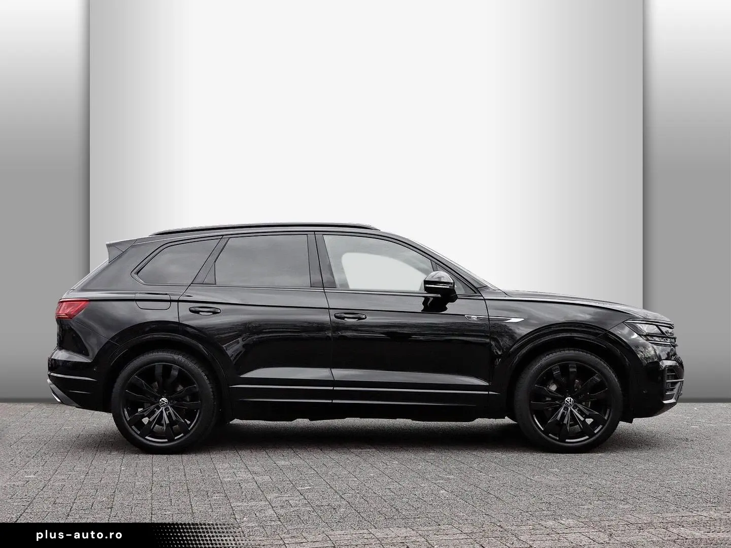 VW Touareg R-Line 4MOTION 3.0 V6 TDI SCR PANO AHK D