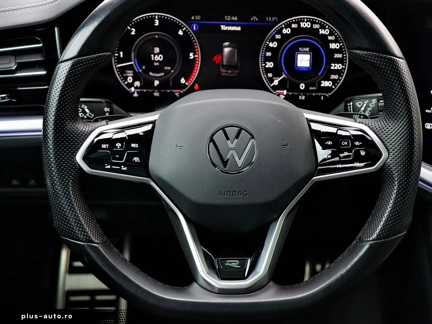 VW Touareg R-Line 4MOTION 3.0 V6 TDI SCR PANO AHK D