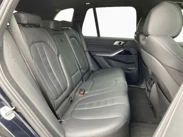 BMW X5 xDrive30d M Sport DA-Pro HUD Standh Pano AHK