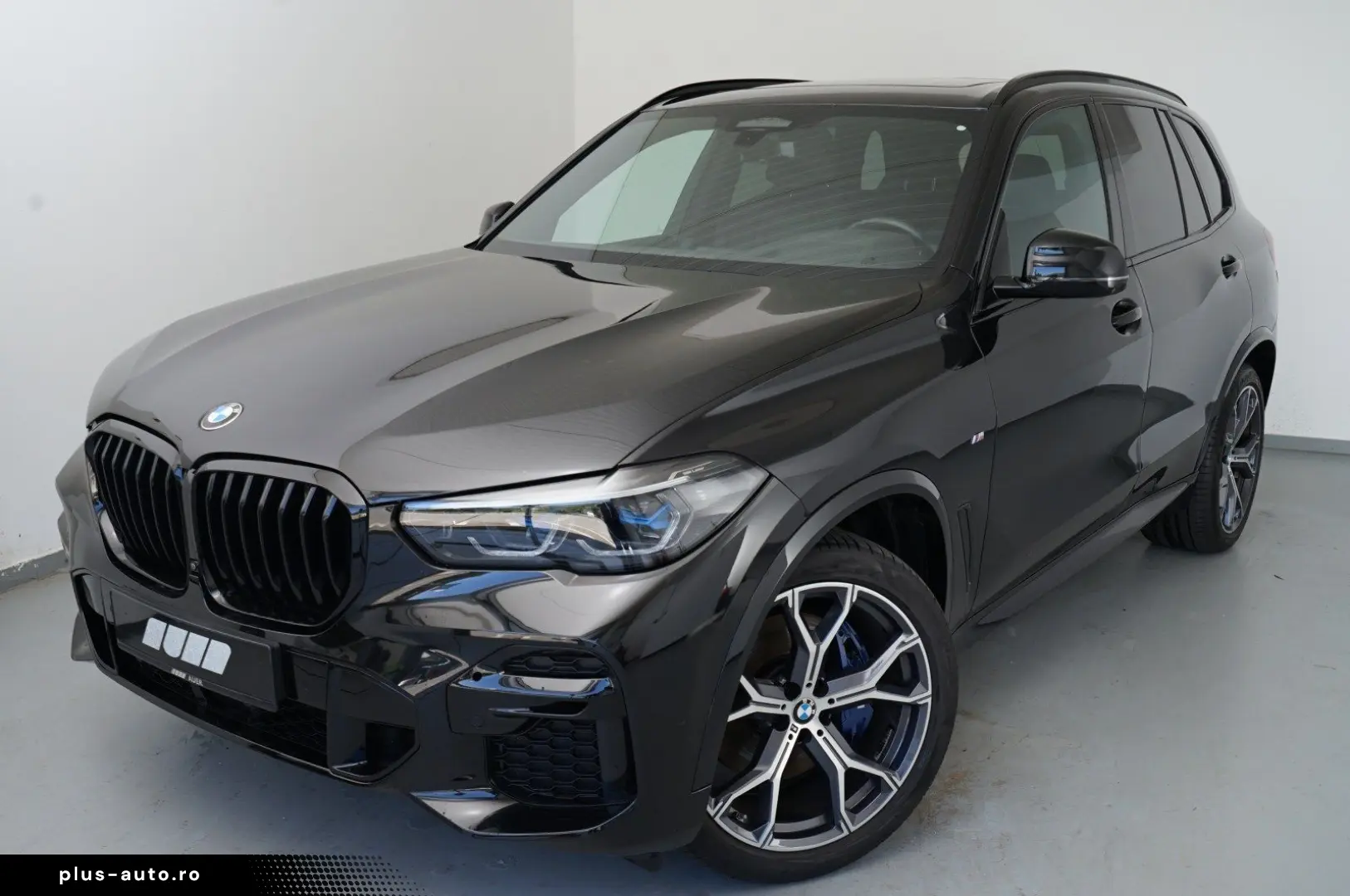 BMW X5 xDrive 30d (M-Sport Navi LED AHK Pano HUD)