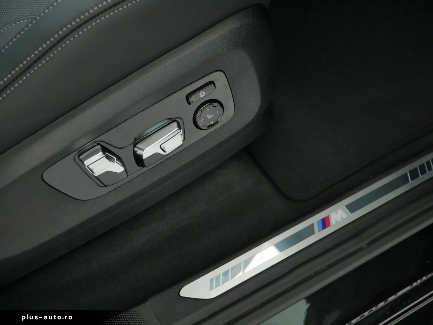 BMW X5 xDrive 30d (M-Sport Navi LED AHK Pano HUD)
