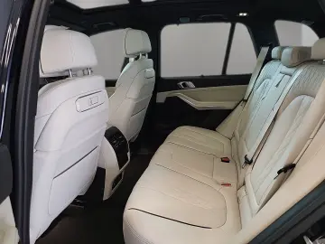 BMW X5 xDrive50e M Sport Navi AHK Kamera Pano.Dach