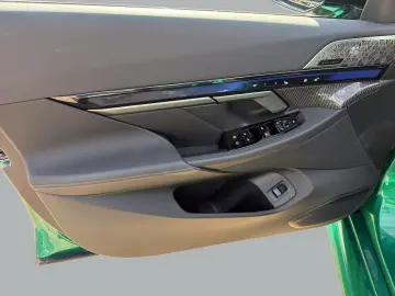 BMW M5 Limousine   360  HEAD-UP MASSAGE