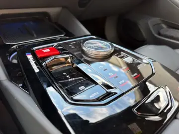 BMW M5 Limousine   360  HEAD-UP MASSAGE