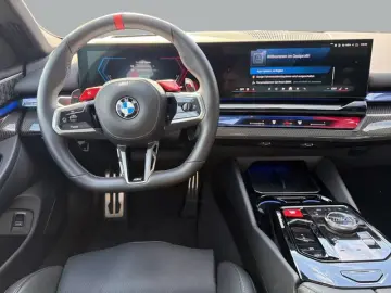 BMW M5 Limousine   360  HEAD-UP MASSAGE