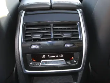 BMW X6 M50i Sky IntAktivL.Sitzbel Mass.Soft ACC AHK