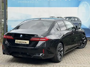 BMW 520i M Sport Pano AHK Adapt.LED h&k DA-Prof PA