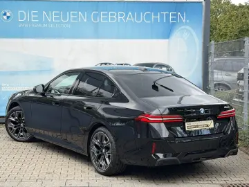 BMW 520i M Sport Pano AHK Adapt.LED h&k DA-Prof PA