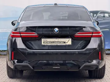 BMW 520i M Sport Pano AHK Adapt.LED h&k DA-Prof PA