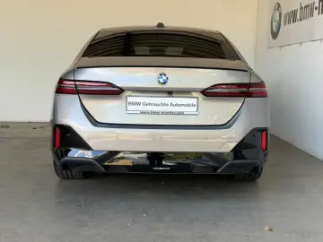 BMW 520d M Sport PRO AHK LED  360CAM B&W LHZ iGlow
