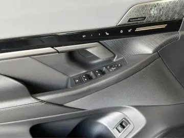 BMW 520d M Sport PRO AHK LED  360CAM B&W LHZ iGlow