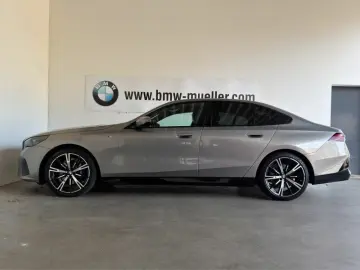 BMW 520d M Sport PRO AHK LED  360CAM B&W LHZ iGlow
