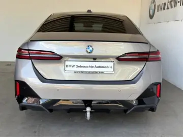 BMW 520d M Sport PRO AHK LED  360CAM B&W LHZ iGlow