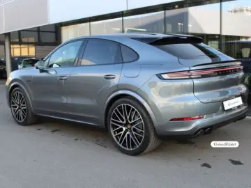 Porsche CayenneE-Hybrid Coupe Black Edition