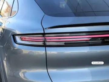 Porsche CayenneE-Hybrid Coupe Black Edition