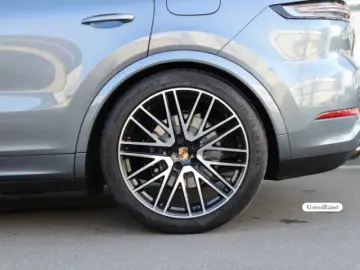 Porsche CayenneE-Hybrid Coupe Black Edition