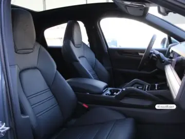 Porsche CayenneE-Hybrid Coupe Black Edition