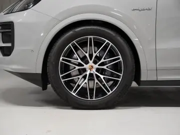 PORSCHE Cayenne E-Hybrid Coupe Black Edition