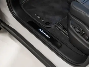 PORSCHE Cayenne E-Hybrid Coupe Black Edition